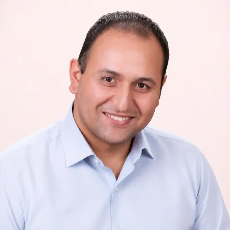 هومن سخنور